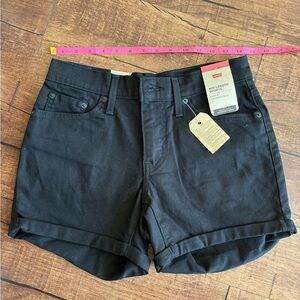 Levi's Black Mid-Length Women's Shorts